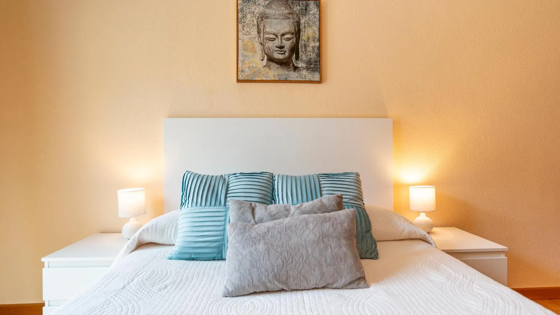Teatro Plaza Apartments Malaga