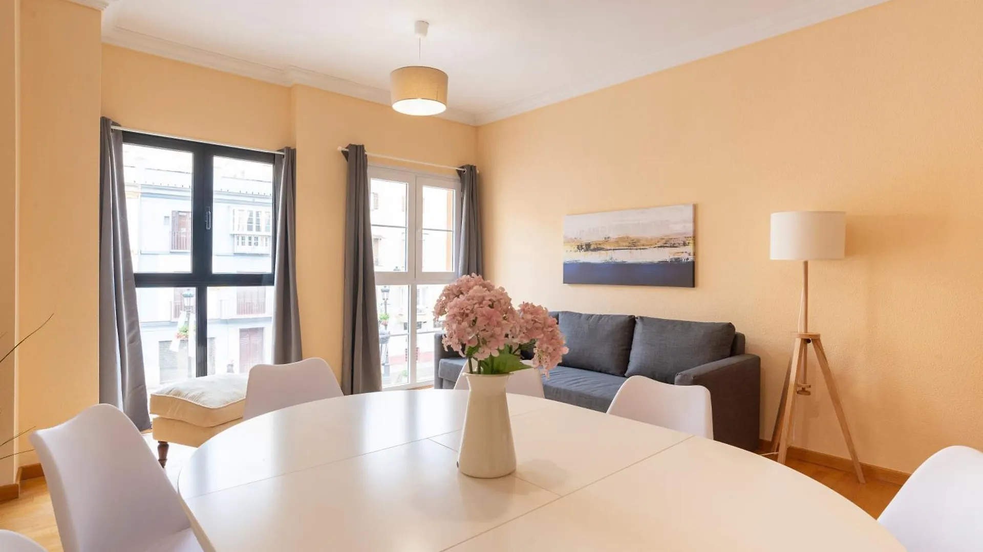 Teatro Plaza Apartments Malaga