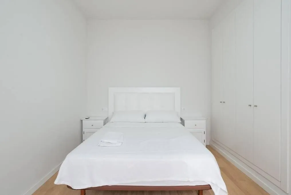 Teatro Plaza Apartments Малага Испания